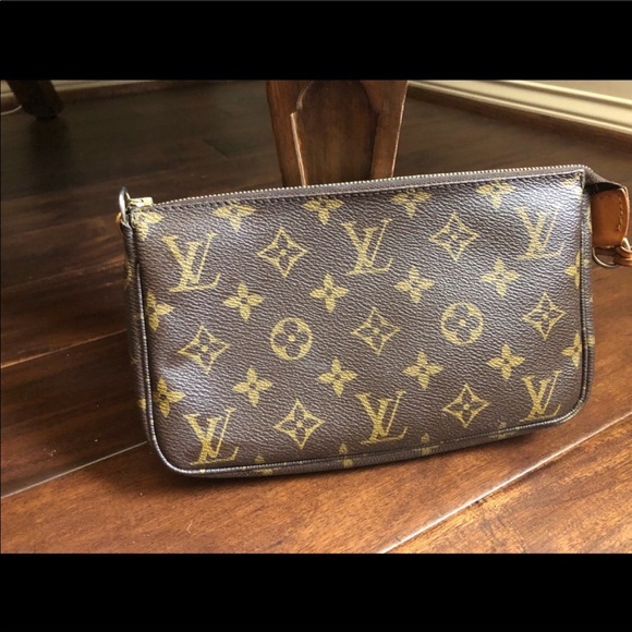 Louis Vuitton POCHETTE ACCESSOIRES - Picture 4 of 12